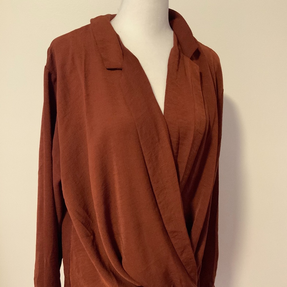 Mod on trend brown blouse top size L
